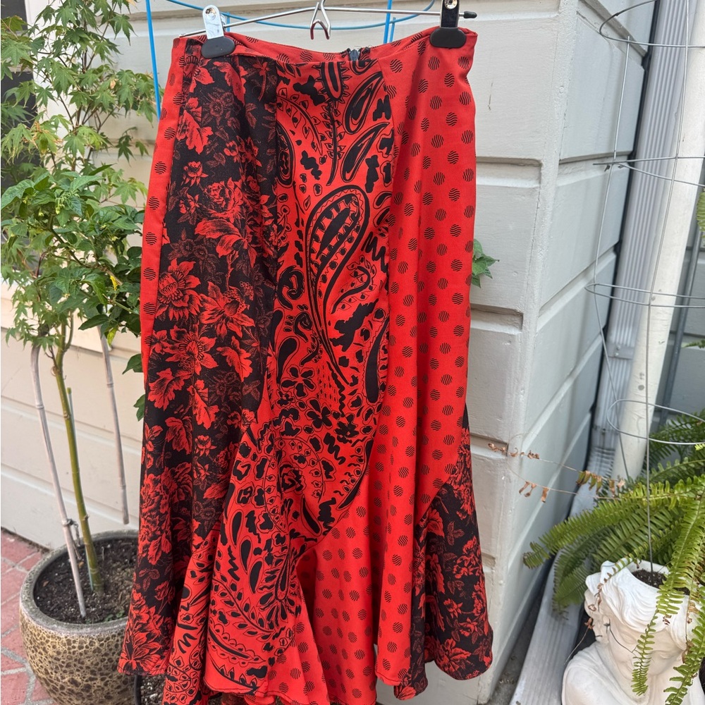 Top Shop Red Black Floral Women's Skirt